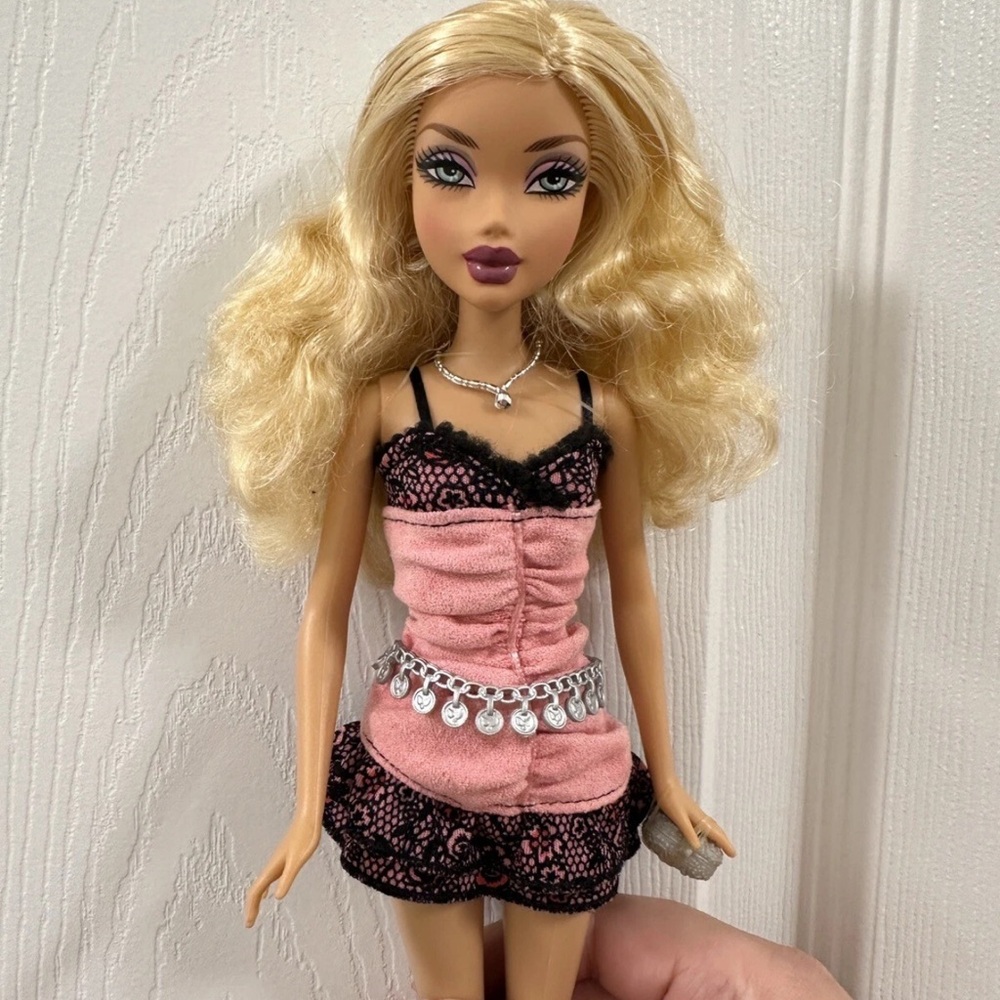 2/$85 vintage my scene doll 💕